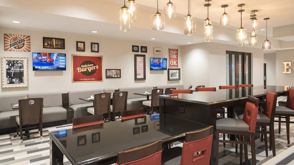 Holiday Inn Indianapolis Airport 45/66