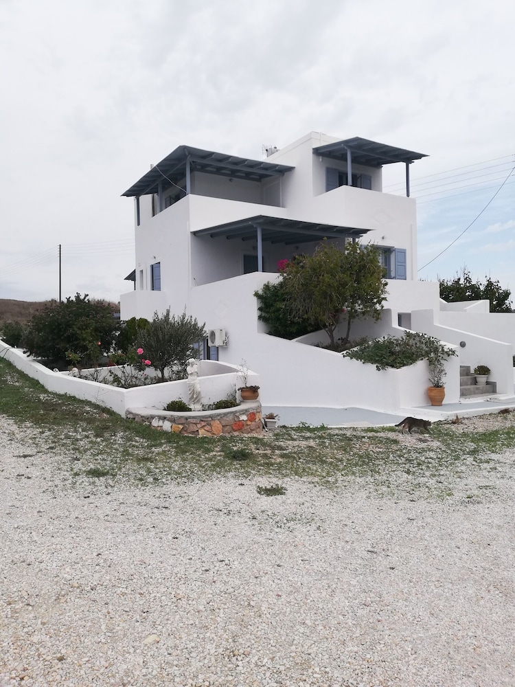 Elea Milos (ex Antonis Rooms) 35/45