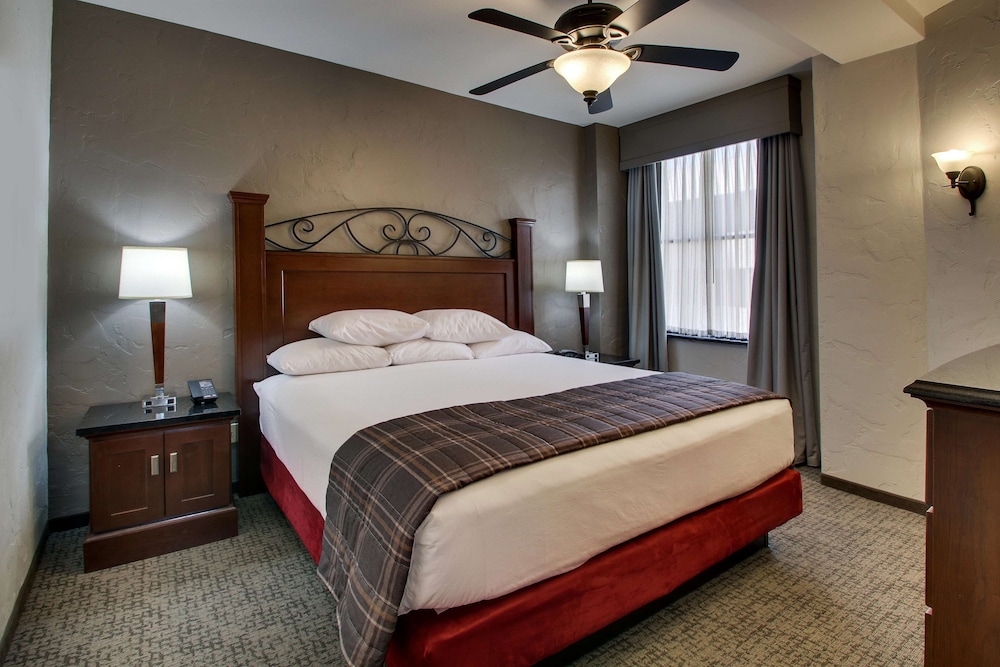 2 Rooms, Suite, King Bed, Sofa, Large, Up Floor