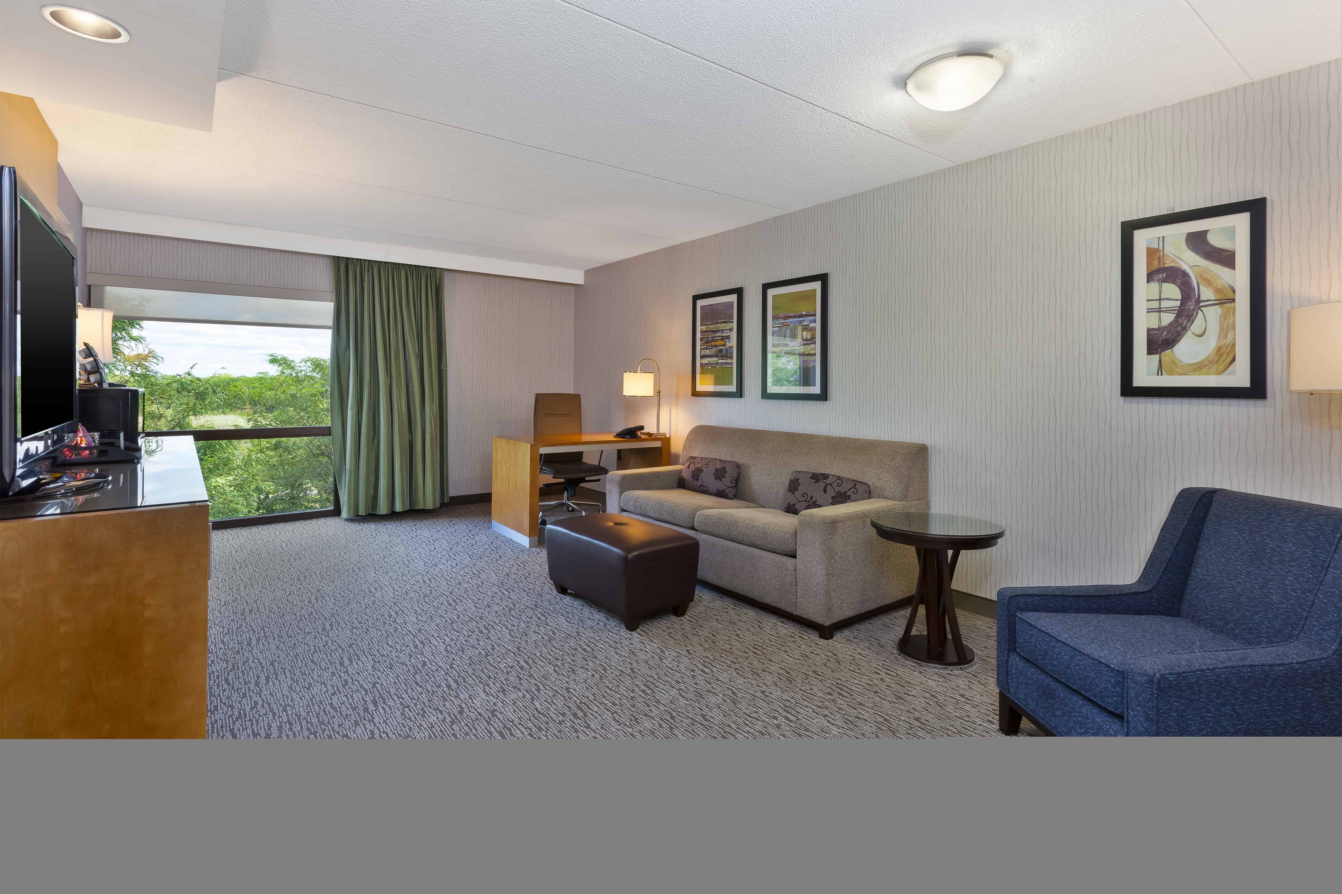 Embassy Suites By Hilton Auburn Hills 4/4