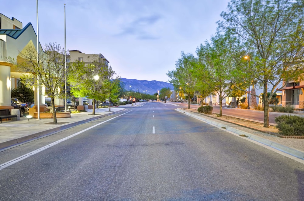 Hyatt Place Albuquerque Uptown 45/49