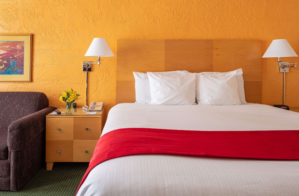 Ramada by Wyndham Tucson 16/63