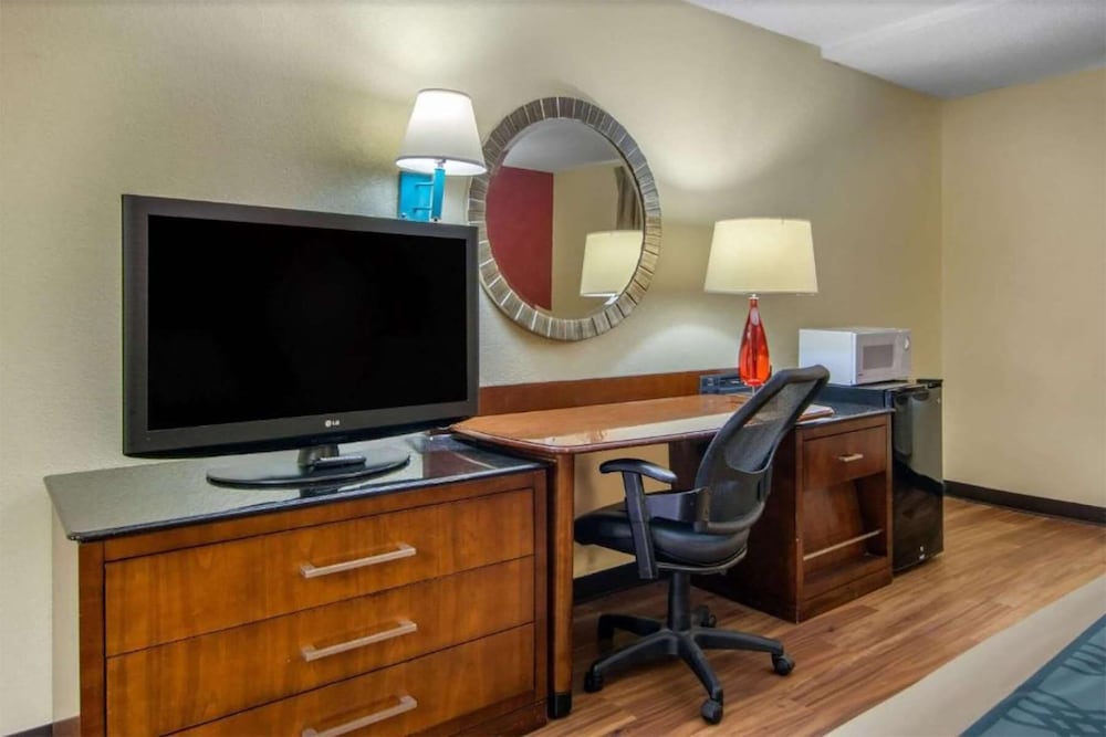 Travelodge By Wyndham Forsyth Ex Econo Lodge Forsyth 20/21