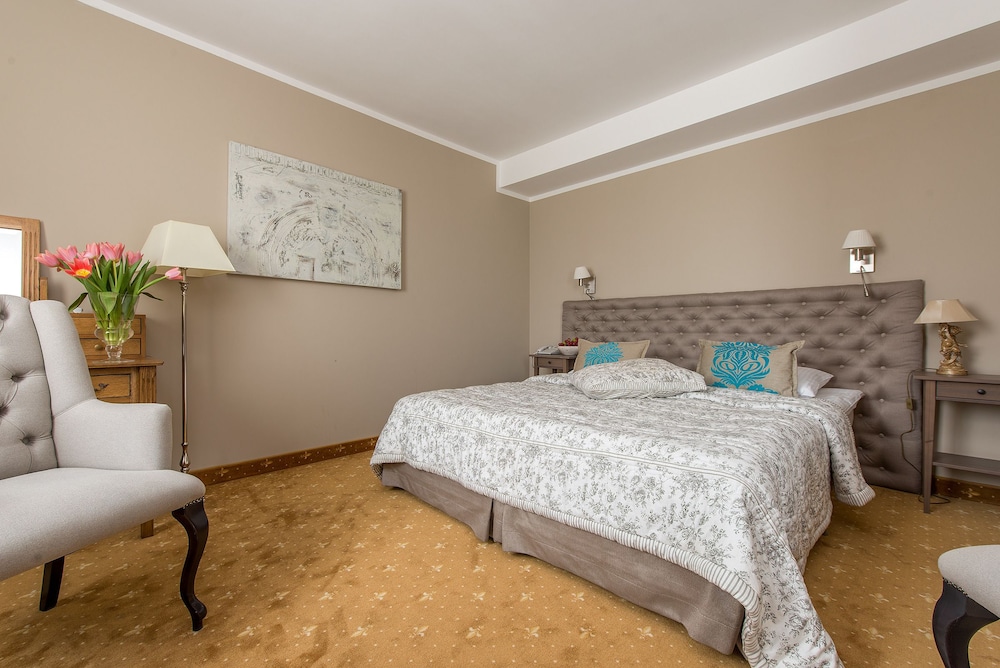 Hotel Riviera 13/37