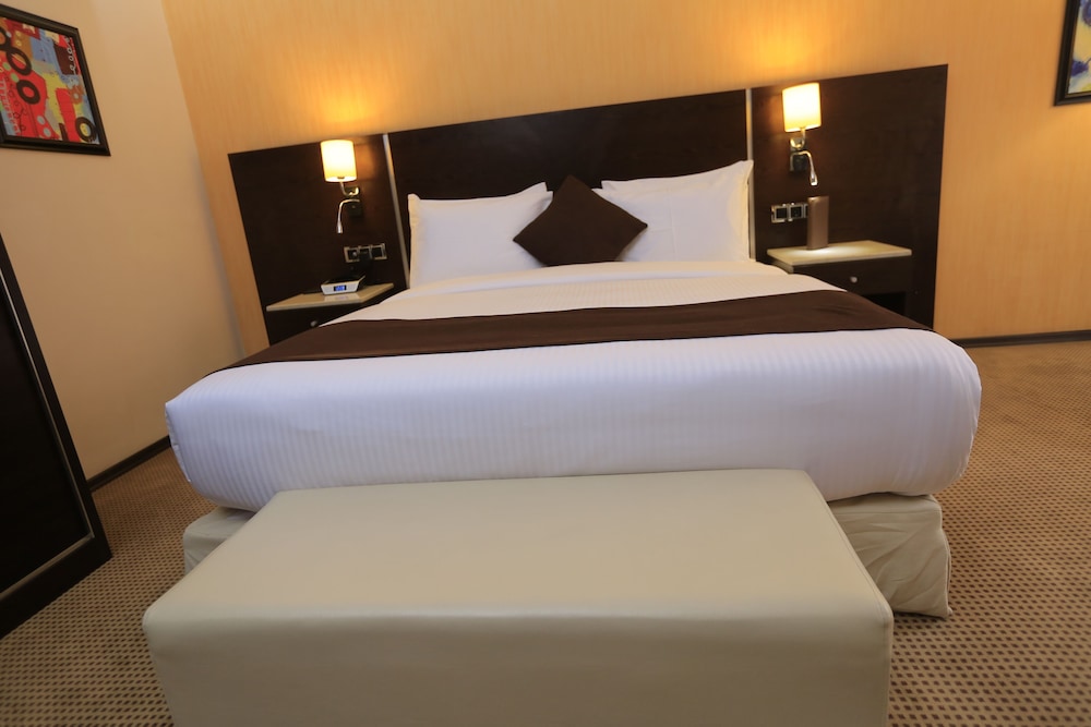 STANDARD, KING BED