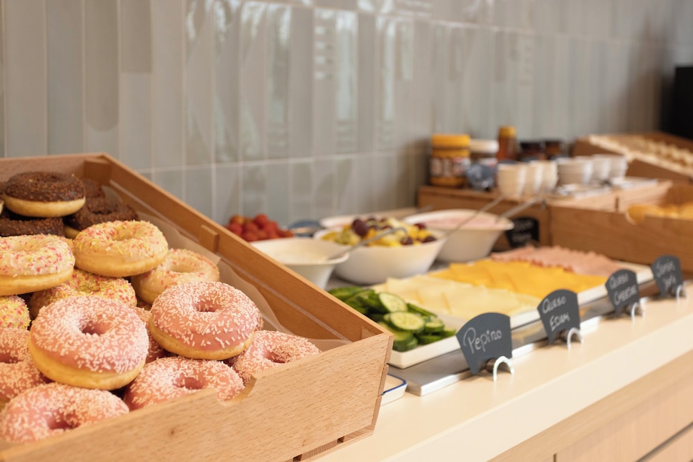 Staybridge Suites & Apartments Malaga by IHG 39/68