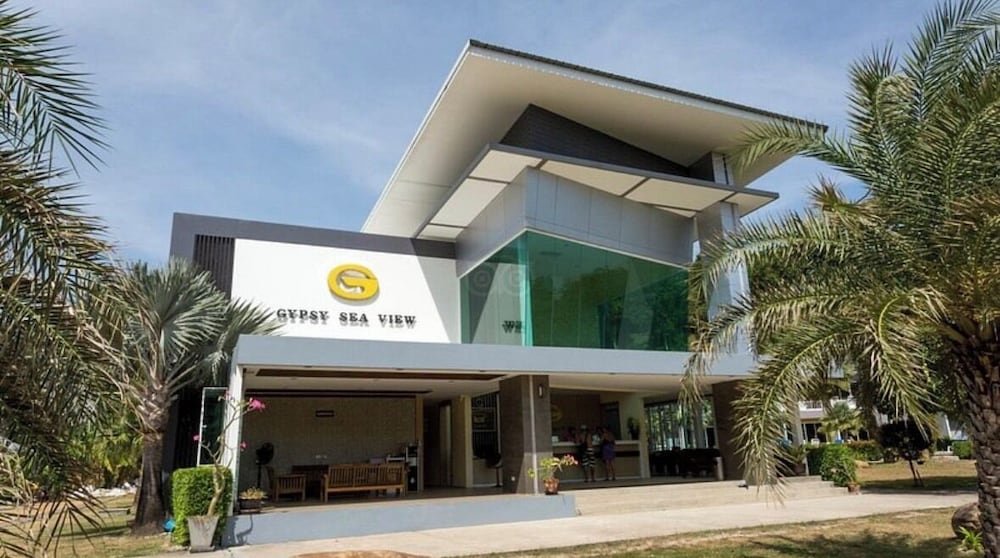 Gypsy Sea View Resort 6/69