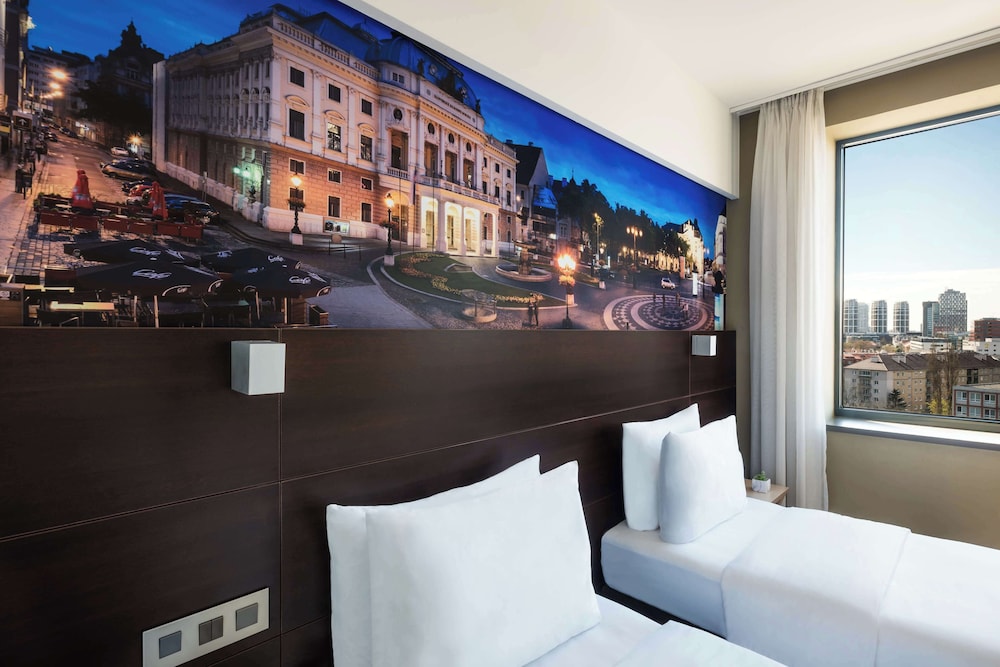 غرفة بسريرين منفصلين، Lindner Hotel Bratislava, Part of Jdv by Hyatt 2/4
