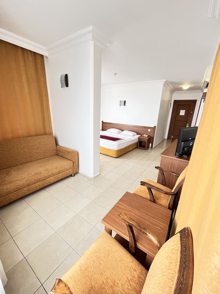 Hotel Royal Hill 24/50