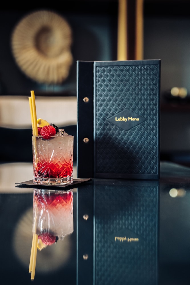 Columbus Hotel Monte-Carlo, Curio Collection by Hilton 22/46