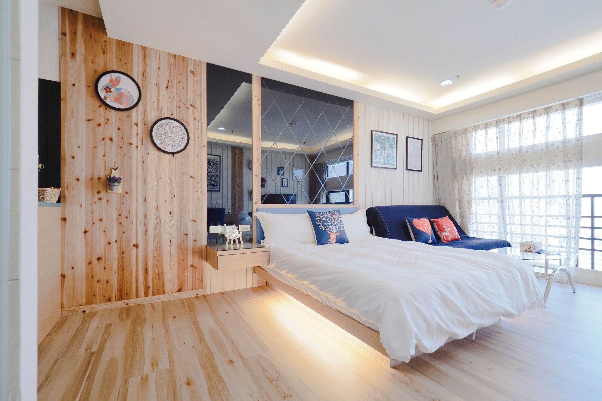1 BEDROOM, CITY, DOUBLE BED