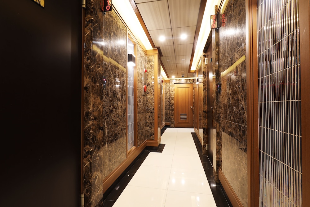 Sm Boutique Hotel 27/50