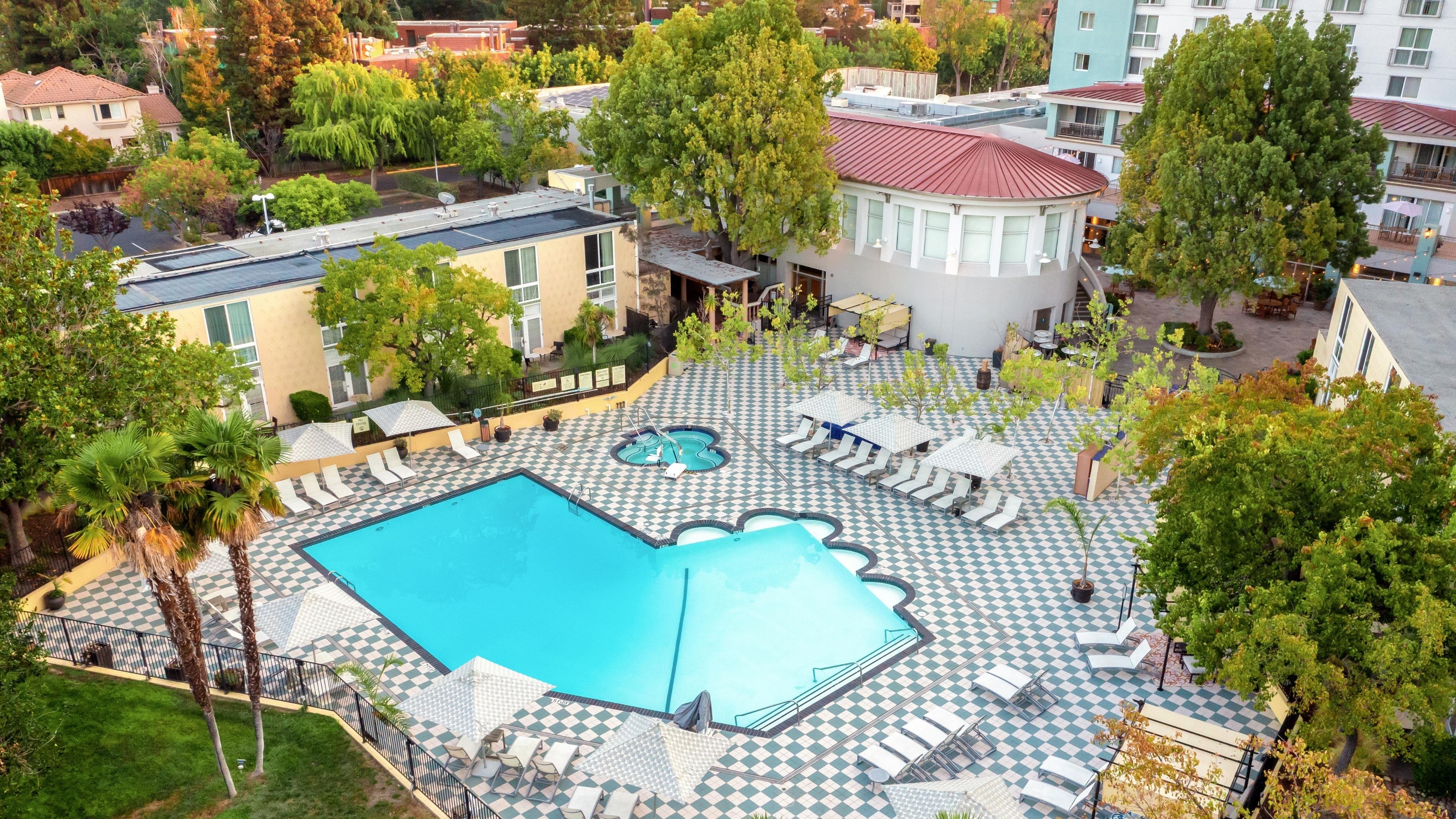 Crowne Plaza Cabana, Palo Alto 75/80