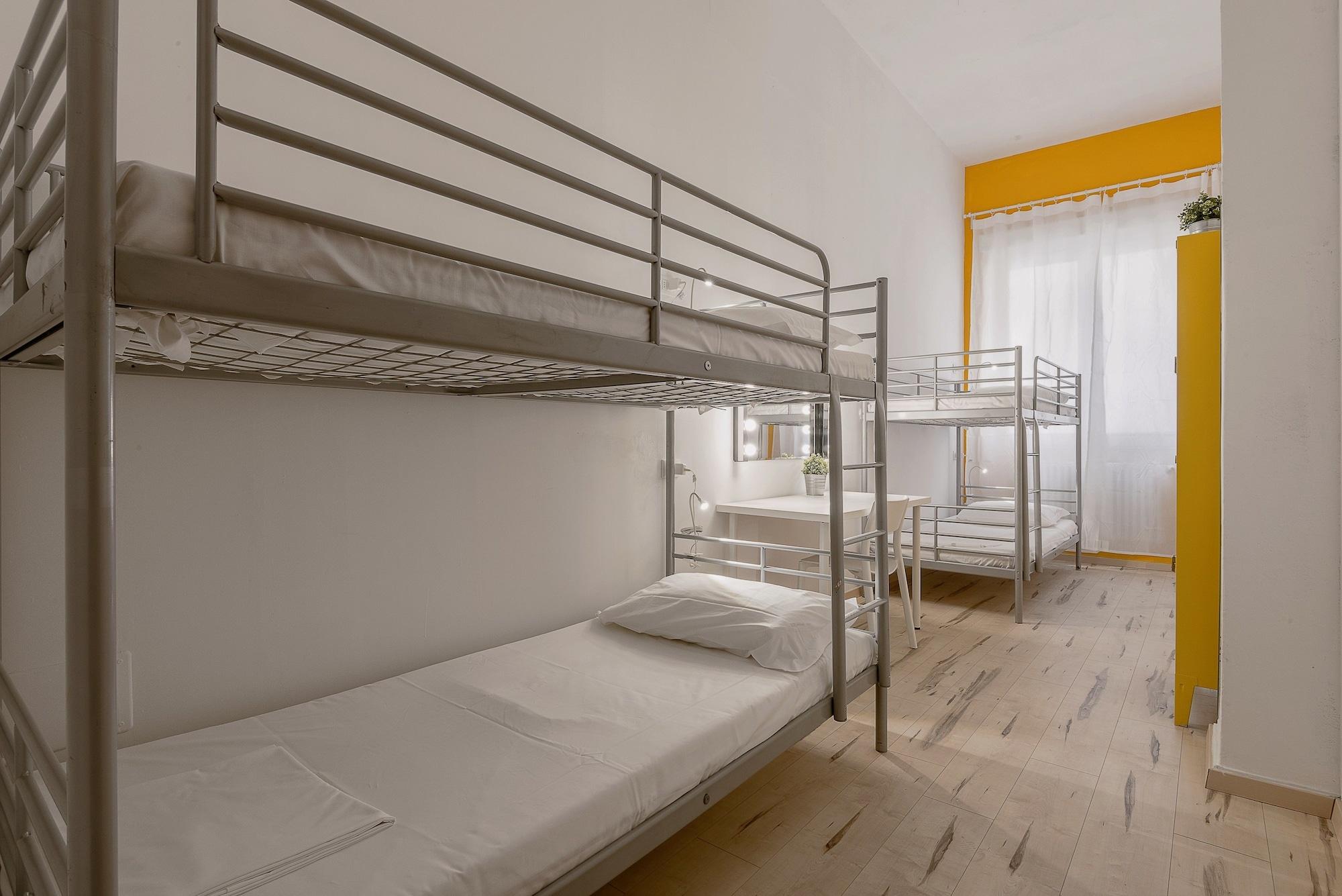 Mixed Dorm, 8 People