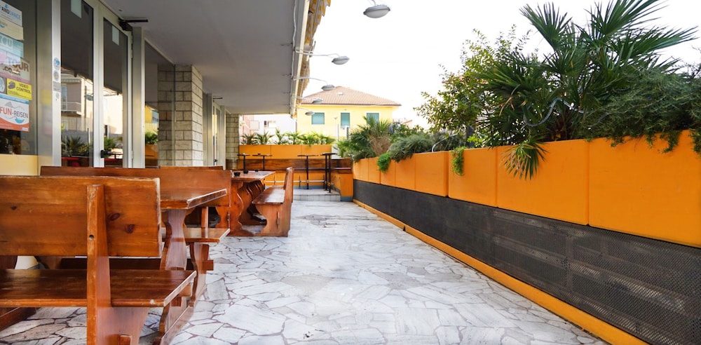 Hotel Morfeo - Young People Hotels - Adults Only 61/64