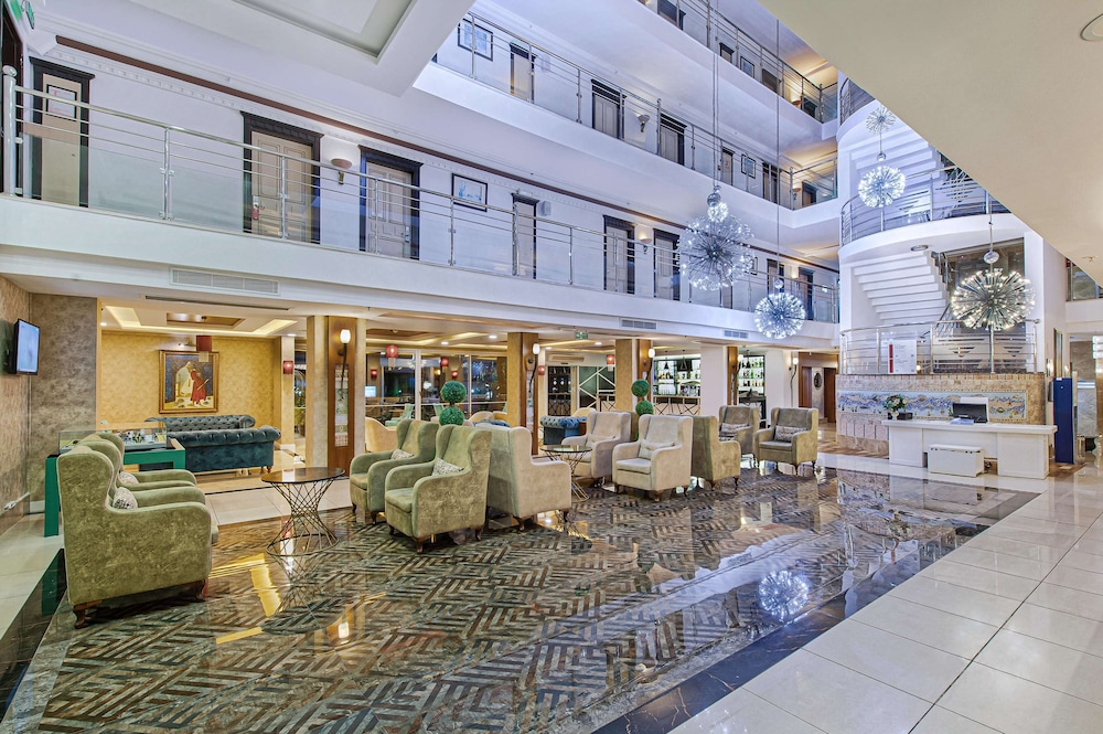 Sealife Family Resort Hotel 3/72
