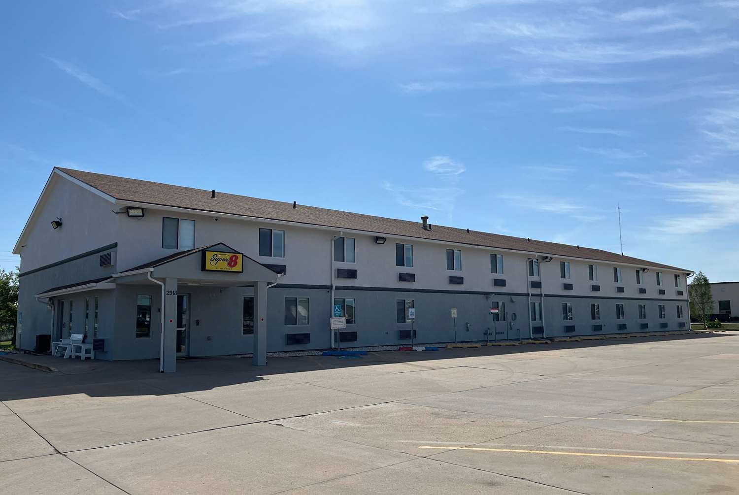 Super 8 By Wyndham Emporia 2/34