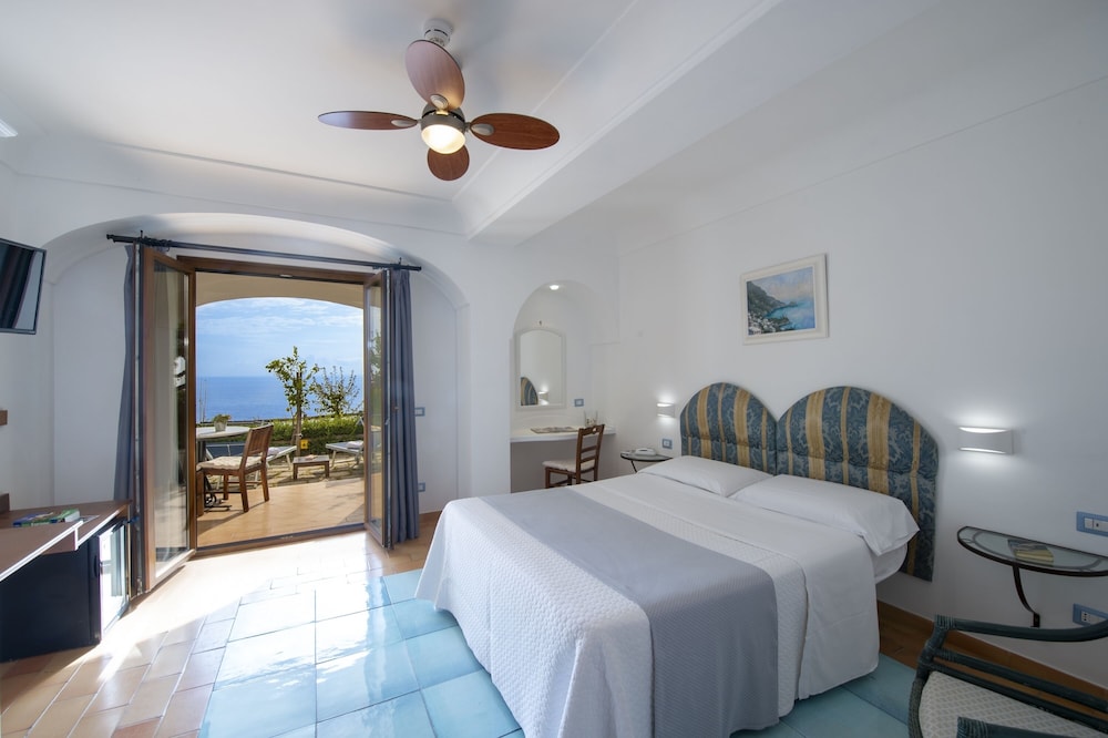 Maresca Hotel Praiano 36/78