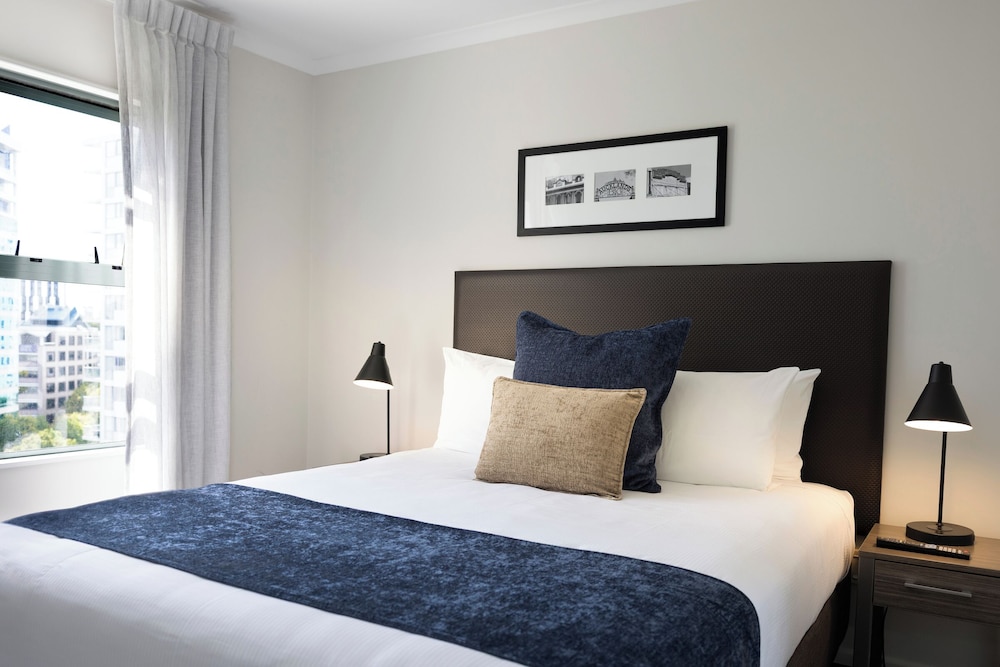 2 BEDROOMS, EXECUTIVE, APARTMENT