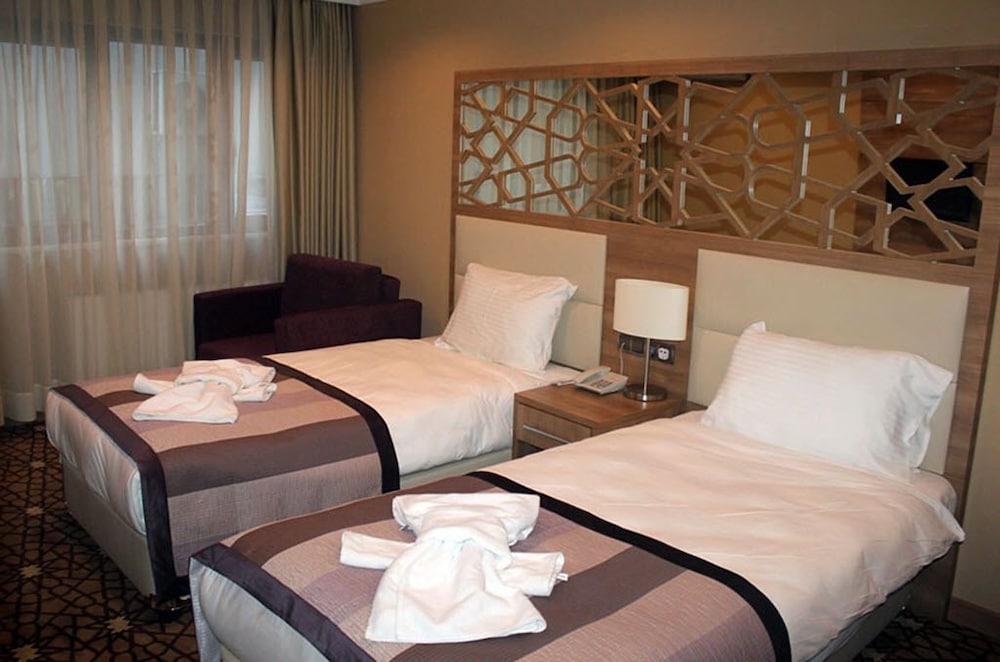 Prens Hotel 6/32