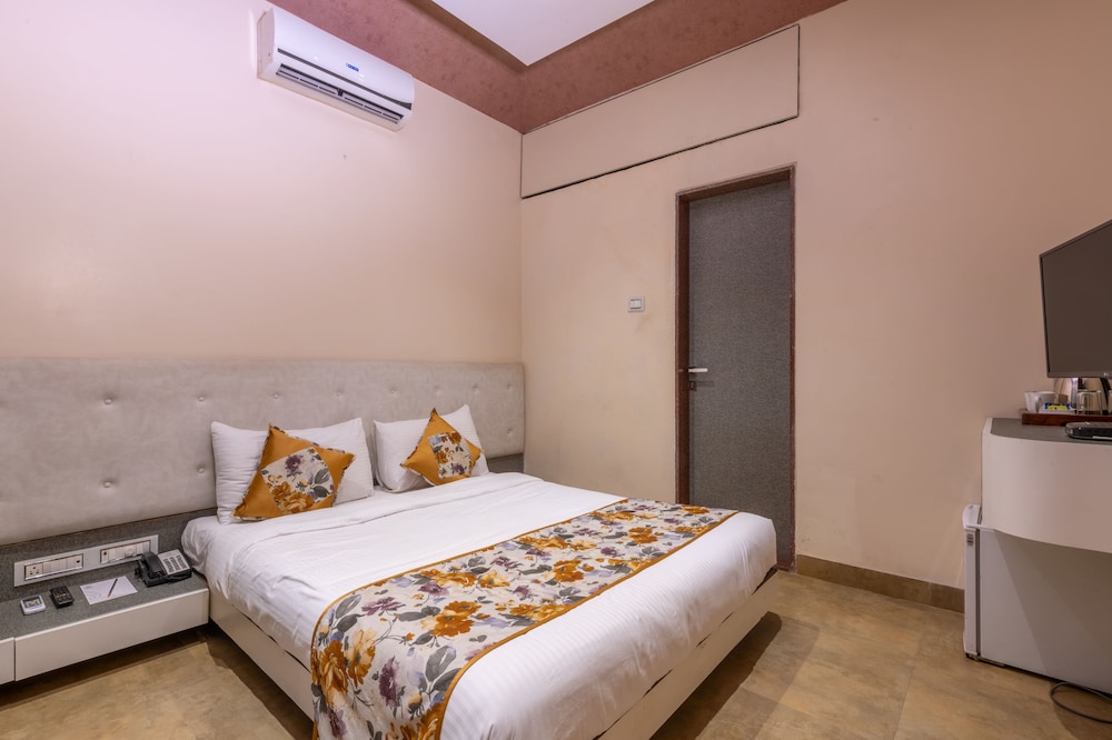 Saya Grand Resort By Treat Thane 13/50