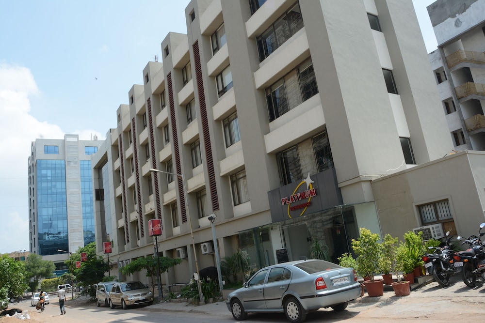 PLATINUM RESIDENCY HOTEL 26/28