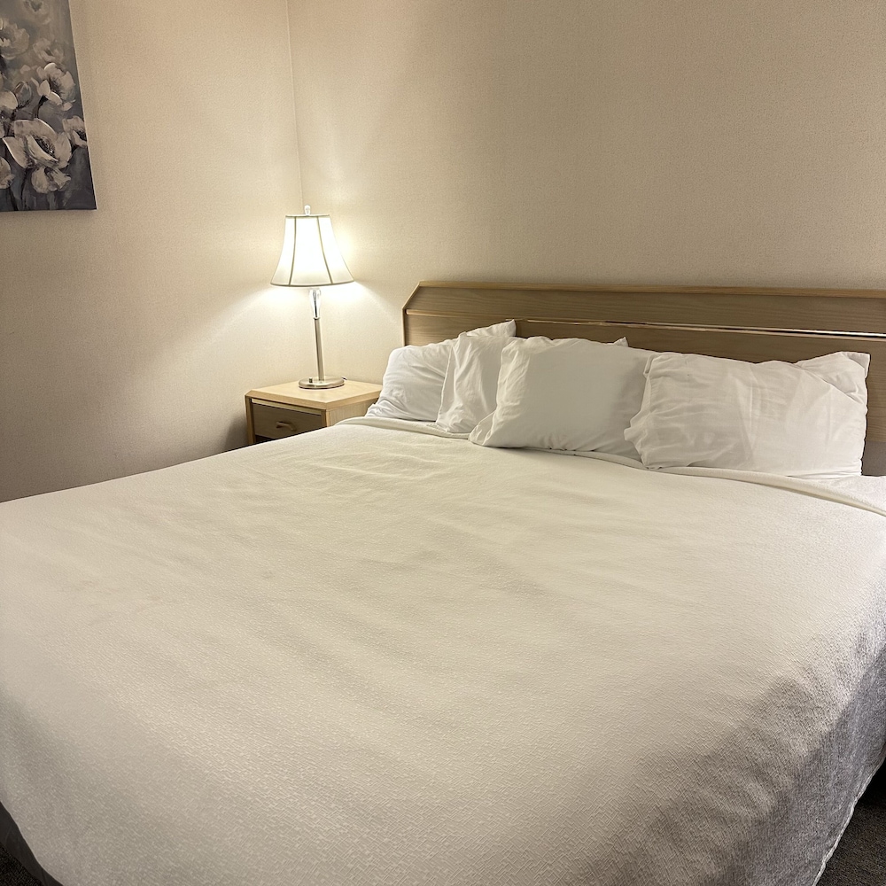 Timberland Inn & Suites 16/63