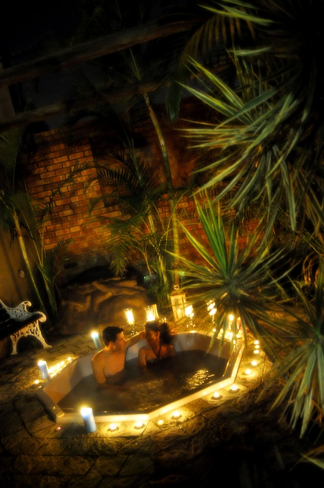 Waterfalls Boutique Hotel 42/50