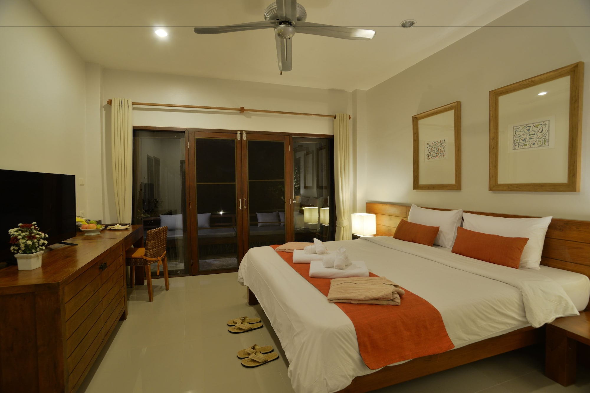 VILLA, KING BED