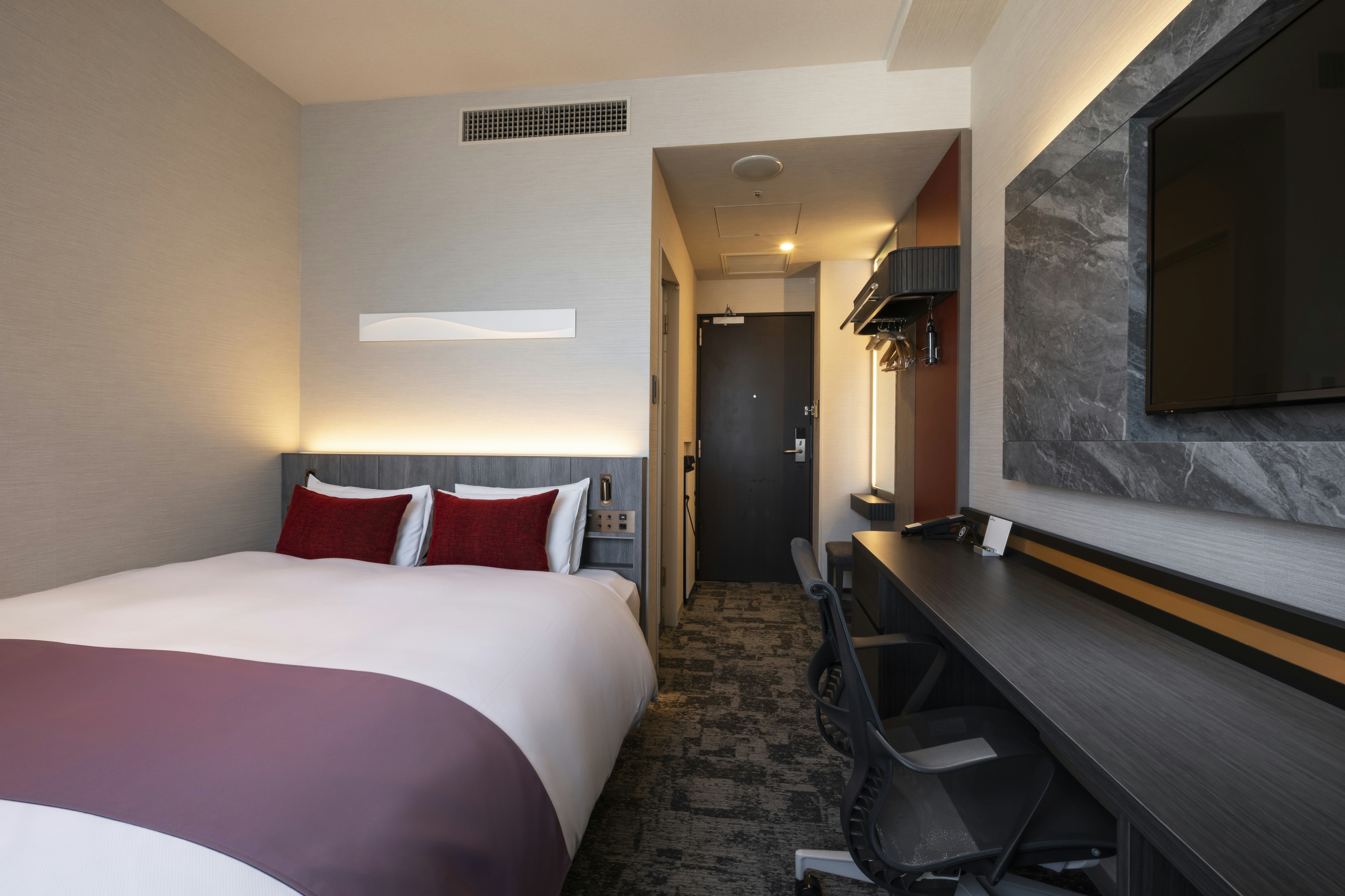 ROOM, DOUBLE BED