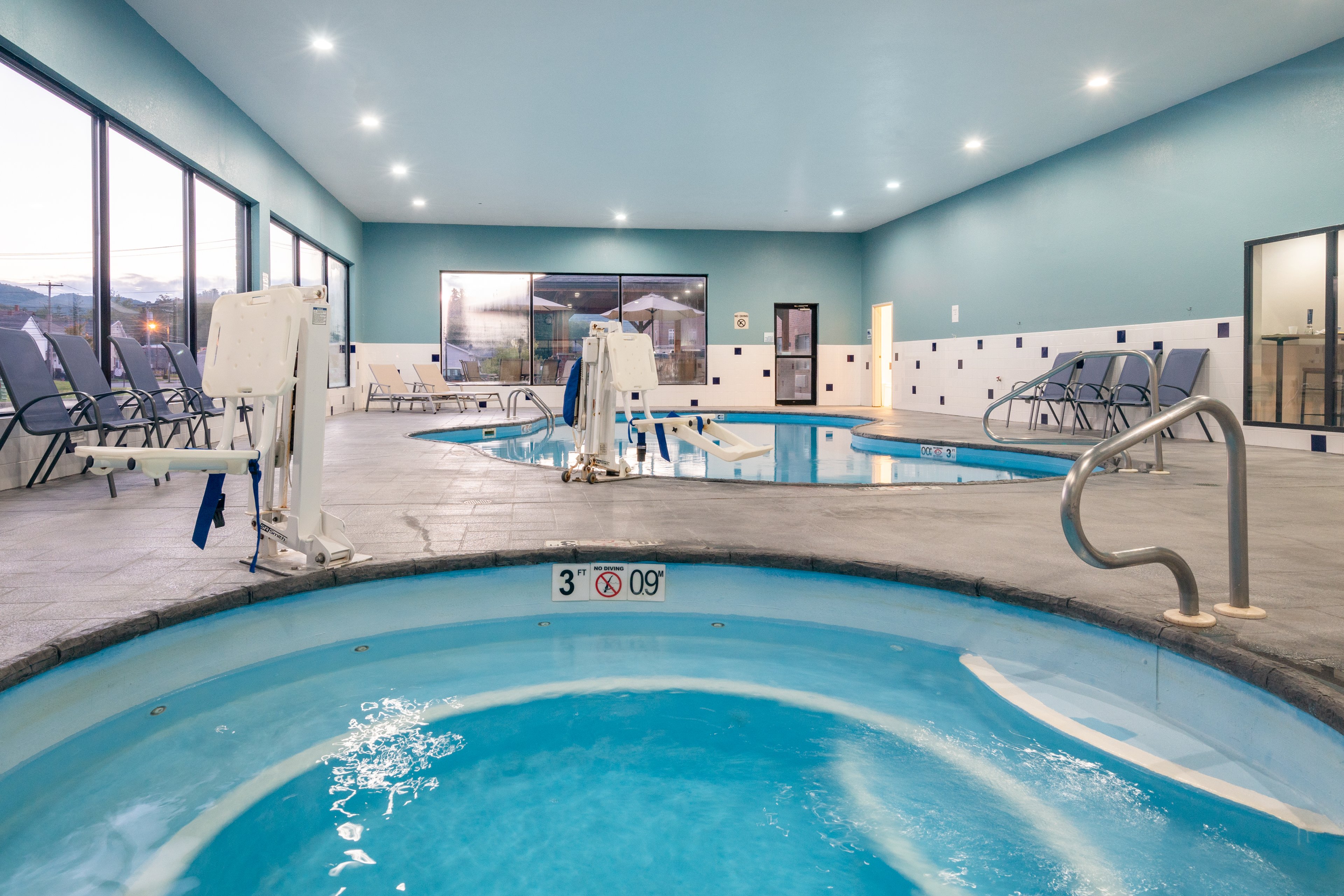 Holiday Inn Express Hotel Suites Elkins 29/60