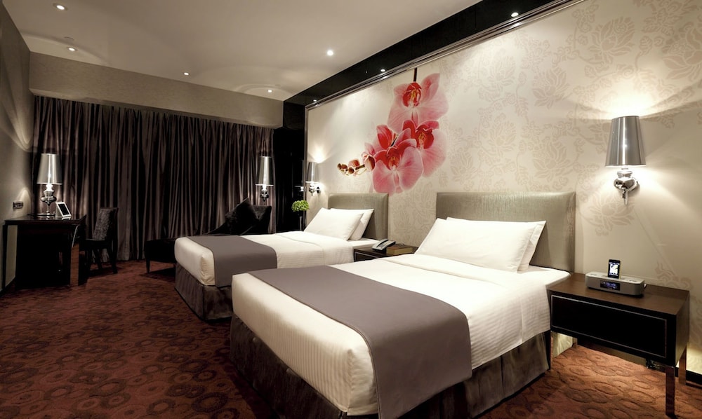 DELUXE, TWIN BEDS