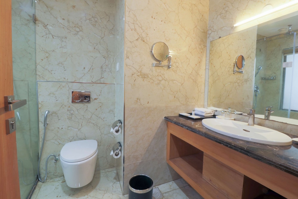 Golden Tulip Westlands Nairobi 75/75