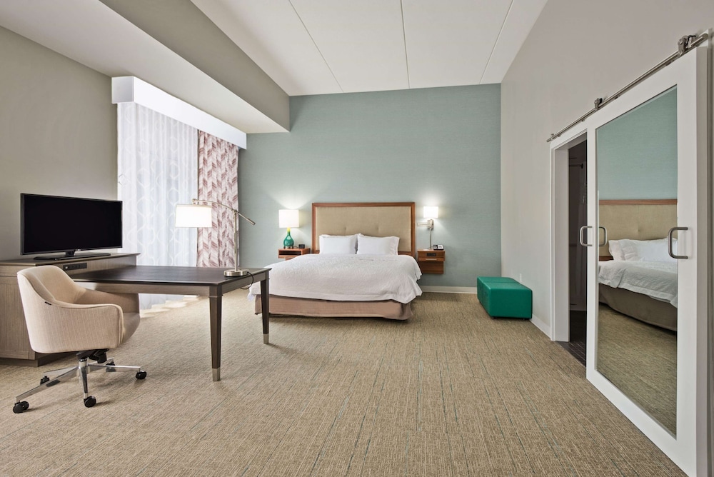 Hampton Inn & Suites North Huntingdon-Irwin 20/45
