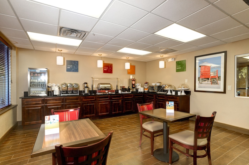Comfort Suites Clearwater - Dunedin 35/38