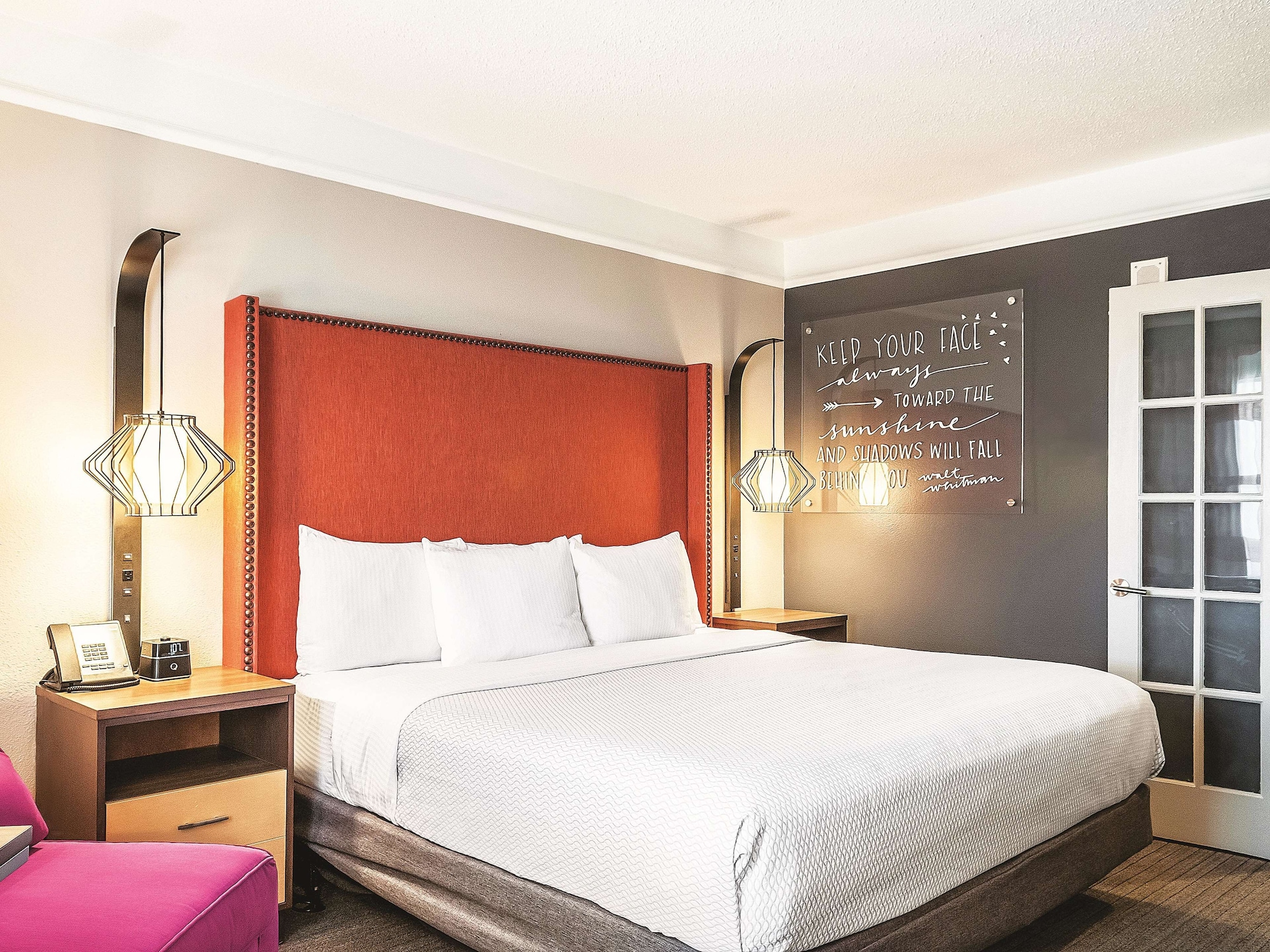 SUITE, KING BED, WITH VIEW