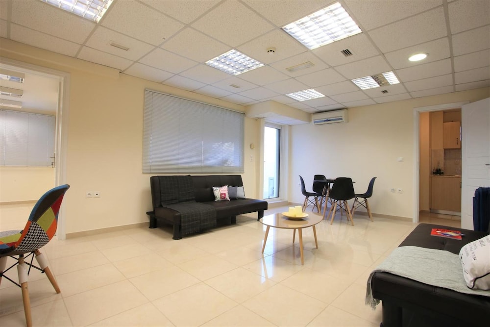 GK Airport Suites 22/49