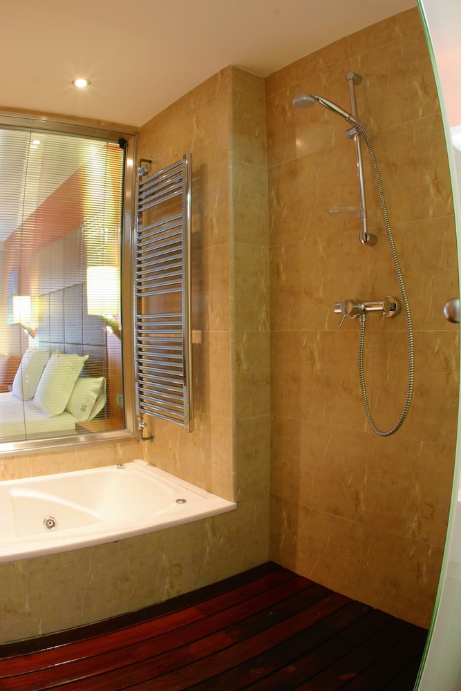 Hotel Num 47/53