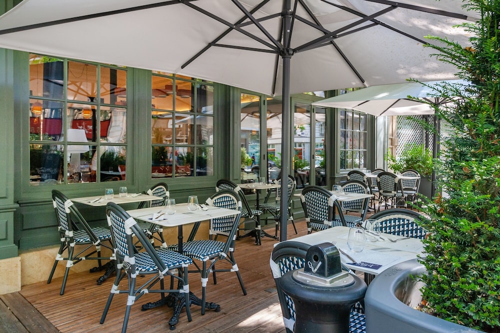 Hotel Saint Regis 46/56
