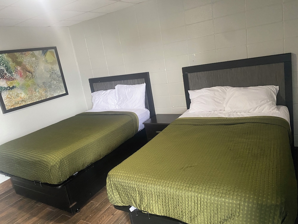 Studio Suites Extended Stay 17/41