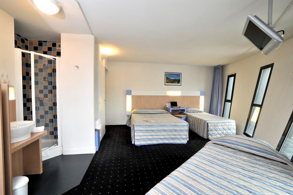 P'TIT DEJ-HOTEL MILLAU 11/31
