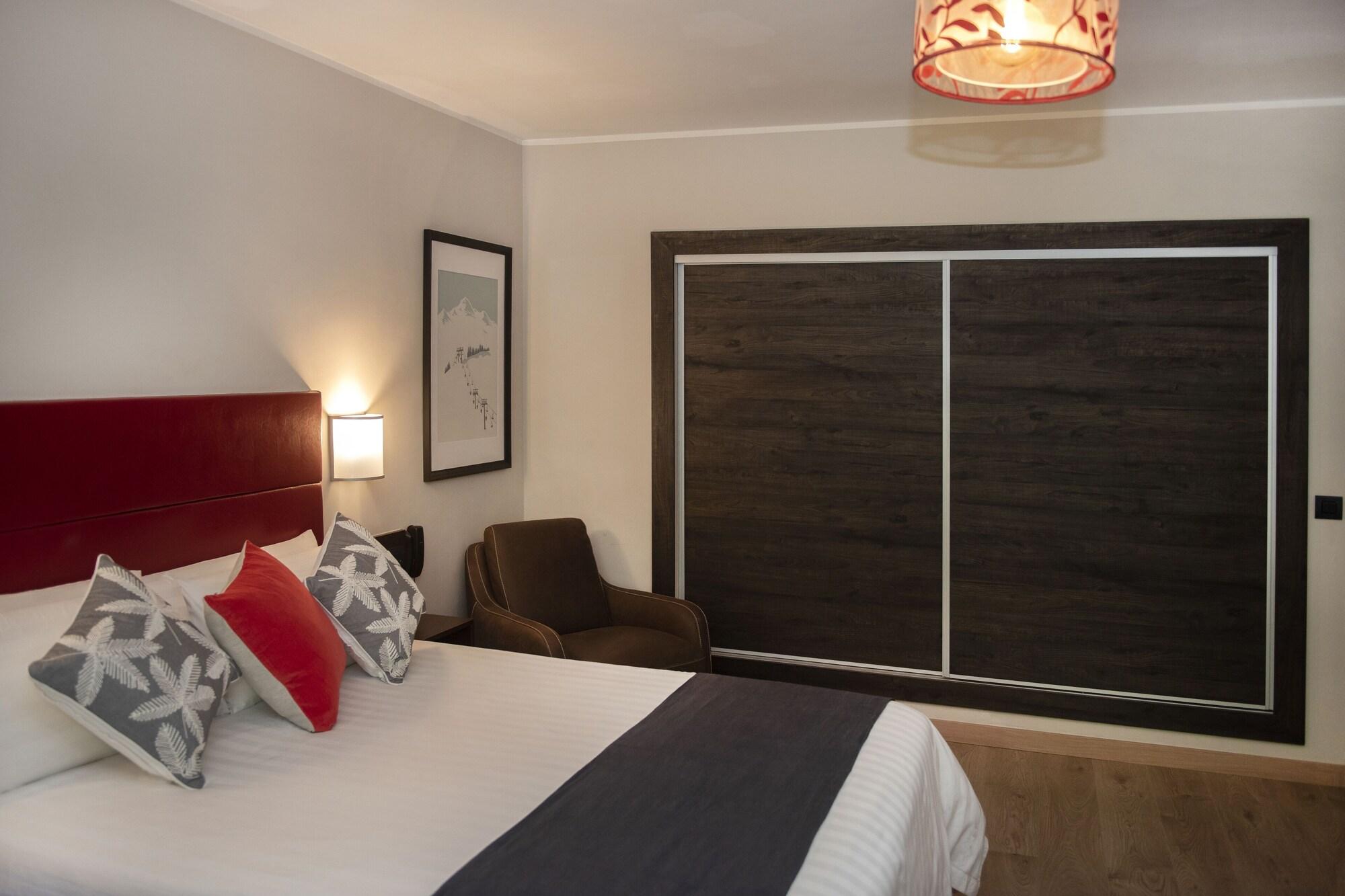Room, Quadruple