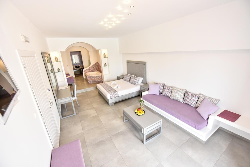 Queen Boutique Suites 18/38