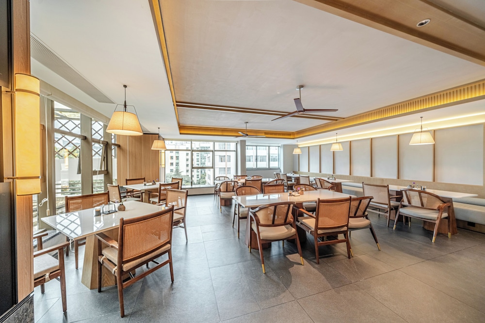 SSAW Boutique hotel Beijing Road & Guiyi Metro Station 42/54