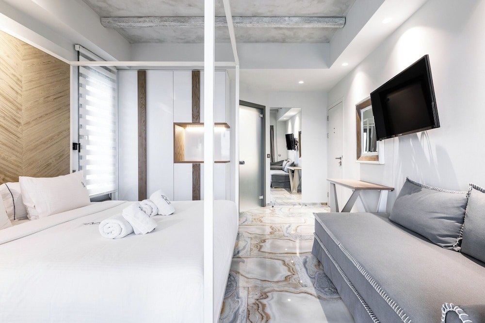 Blue, Suite, 1 King and 1 Single Beds, Sea View, Private Pool