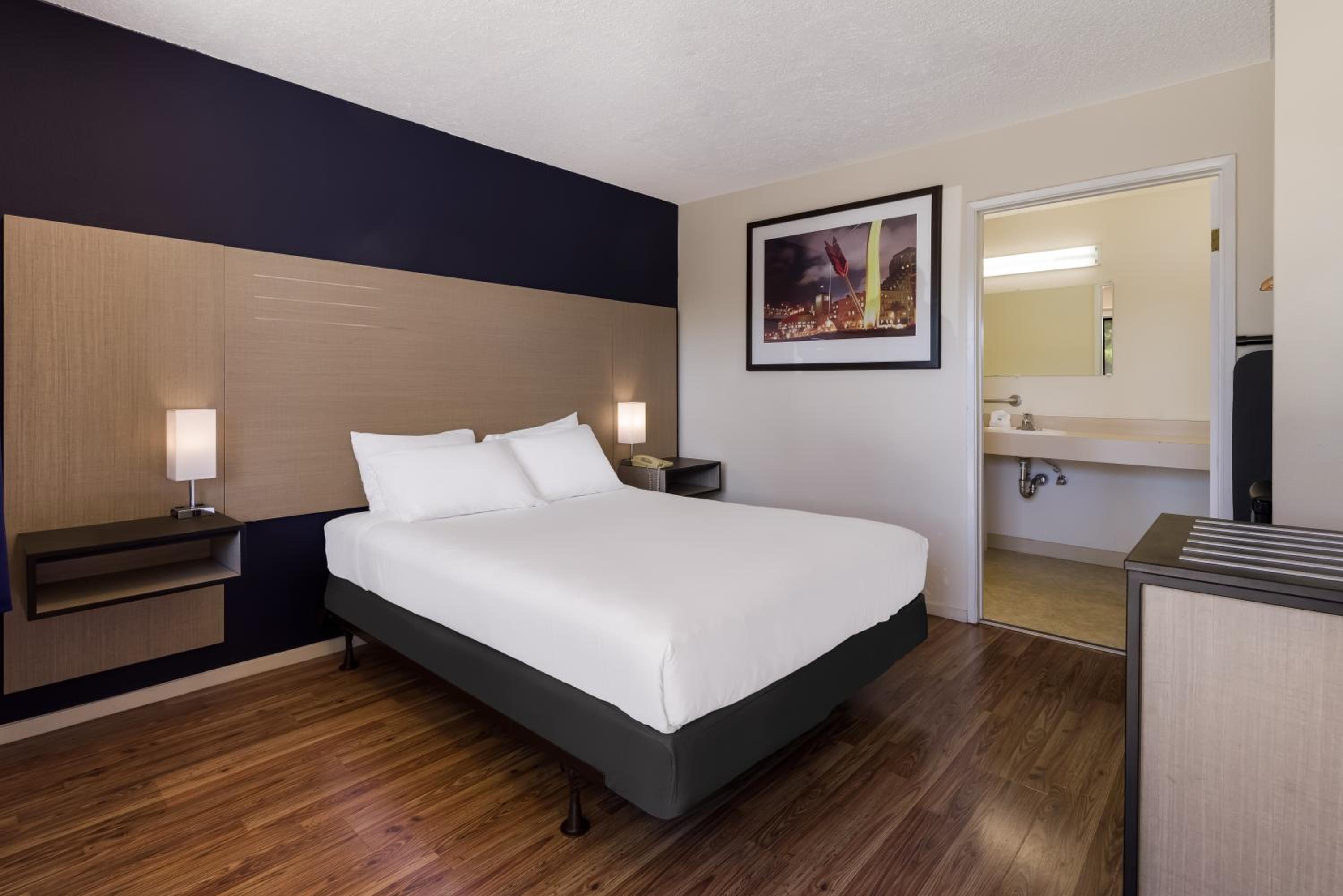 غرفة قياسية بسرير كوين لذوي الإعاقة، Rodeway Inn Livermore 4/5