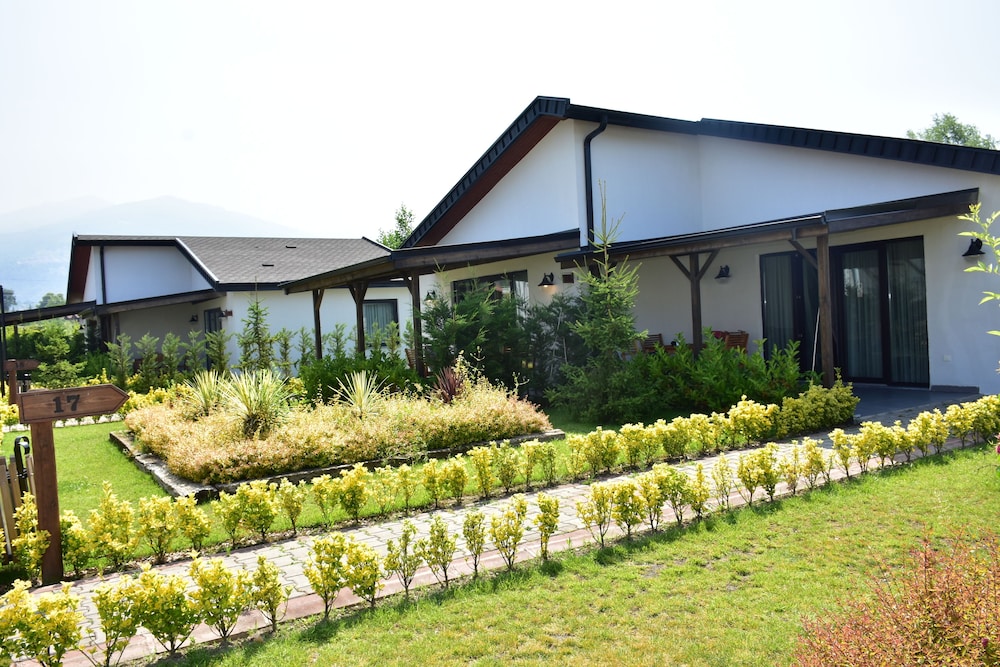 Cayir Cimen Tatil Evleri 10/65