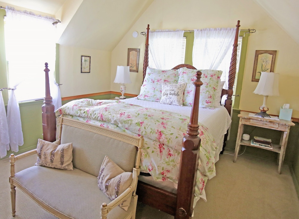 Gold Mountain Manor 17/48