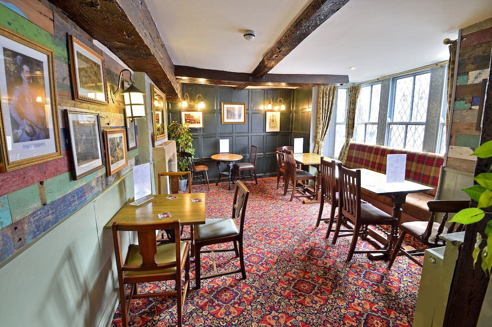 Talbot Hotel 25/29