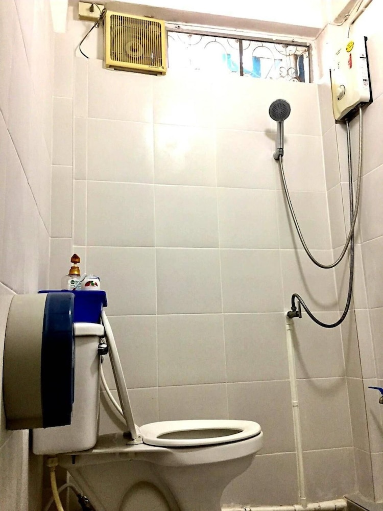ASOKE MONTRI HOSTEL 20/50
